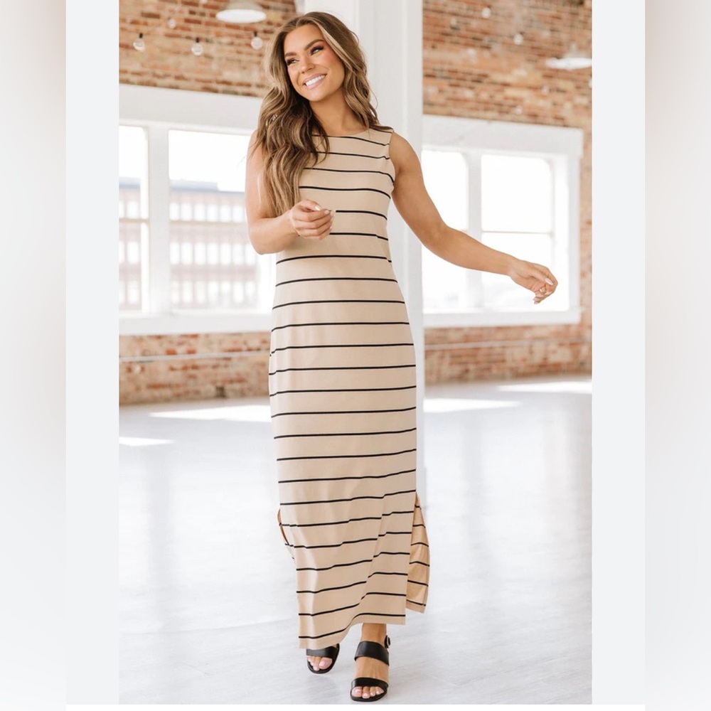 STRIPE PRINT OPEN BACK SLEEVELESS MAXI DRESS WITH SLITS